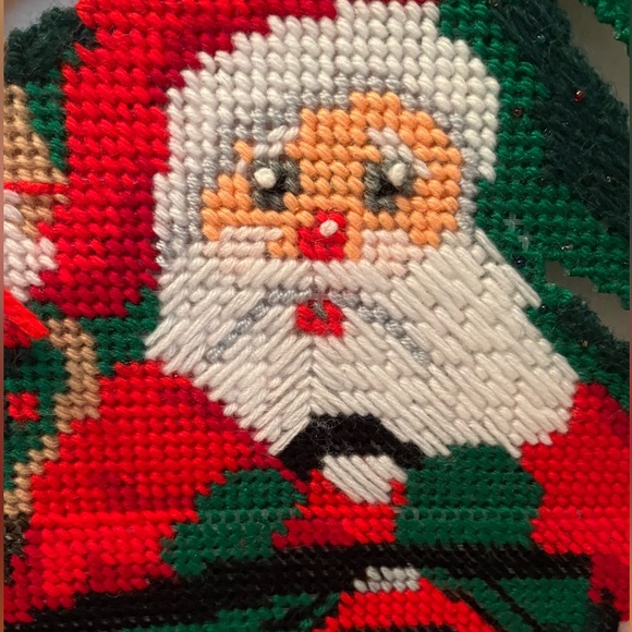 🌟2/$20 item🌟 Handcrafted, custom Plastic Canvas Santa and Rudolph in Vintage Car - Picture 3 of 4